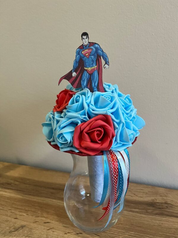 Superman-es ballagási csokor-piros/kék
