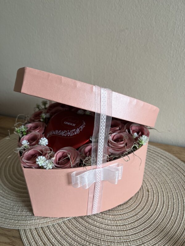 Szív alakú virágdoboz-Lindt fém dobozos desszerttel - Image 3