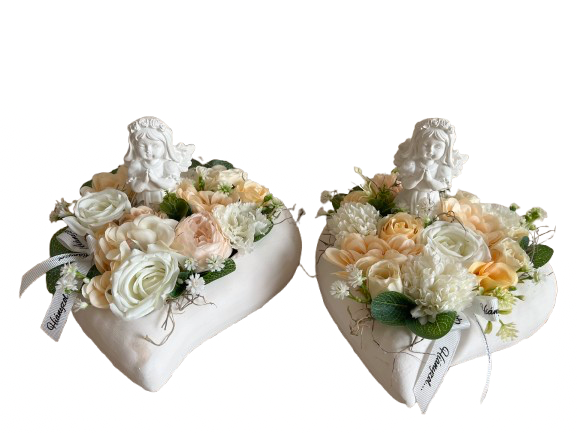 Imádkozó angyalkás kerámia szívben-krém/barack