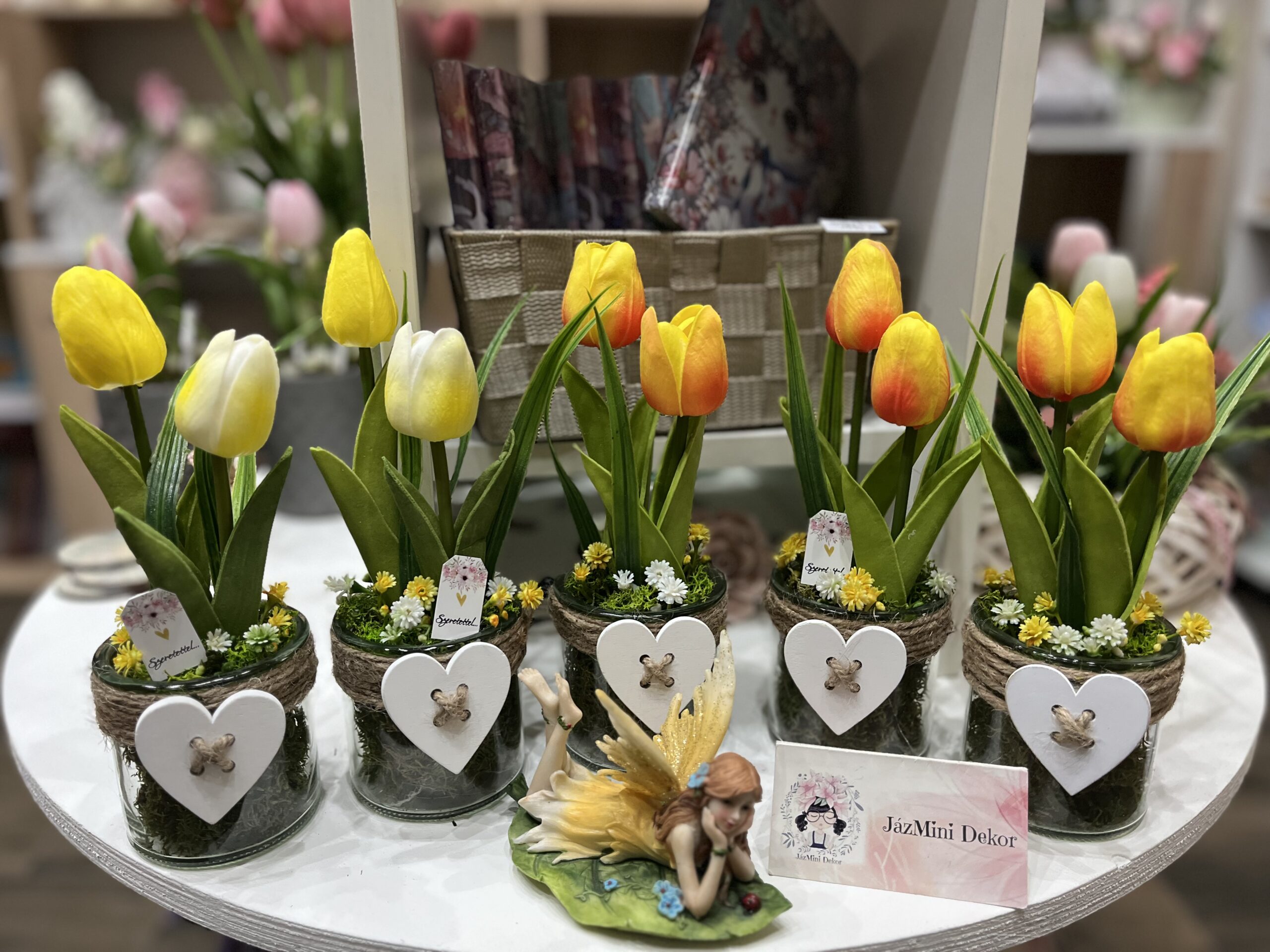 Szivecskés üveghengerek tulipánokkal-sárga/narancs