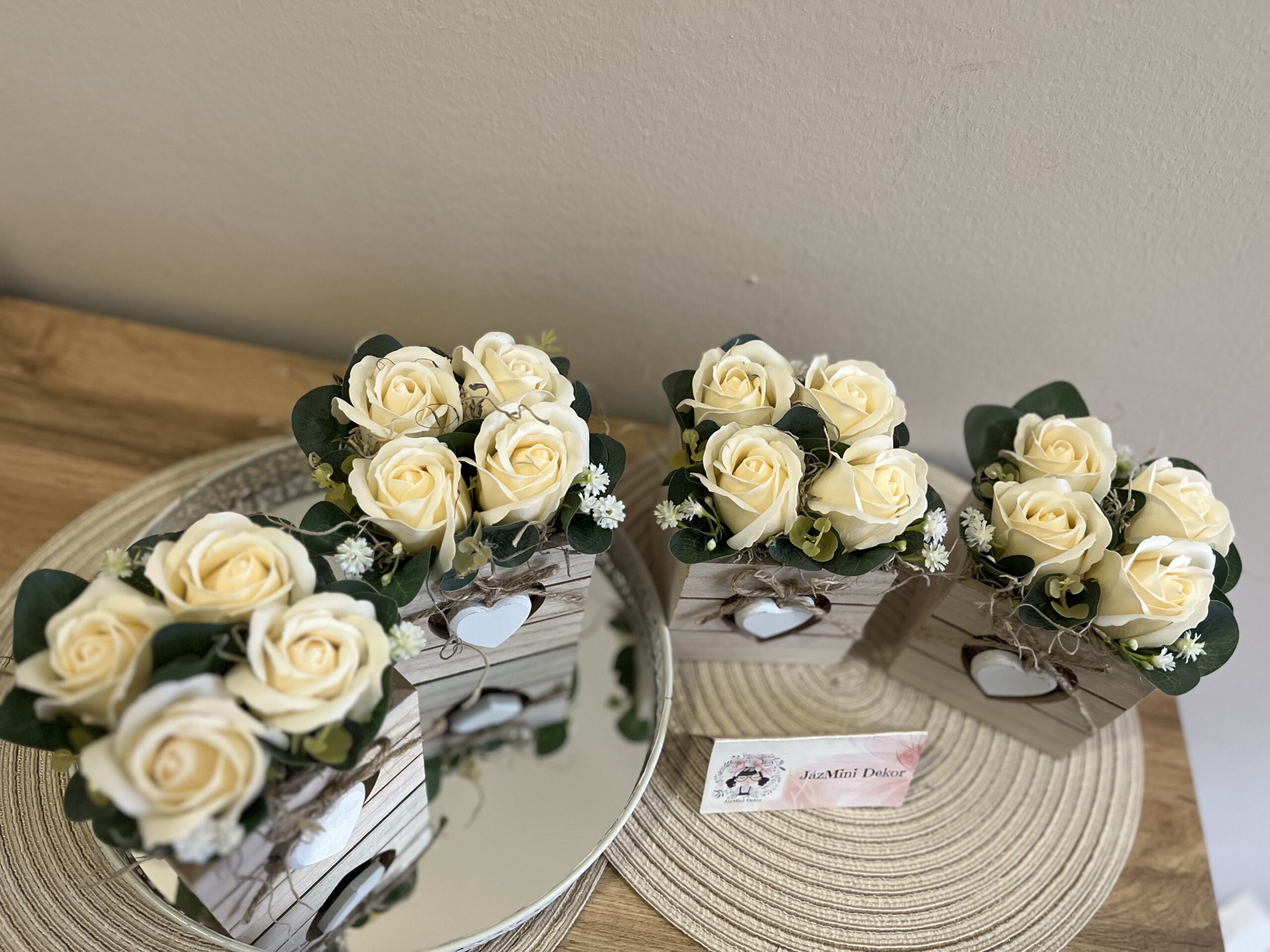 Szivecskés fadoboz szappanrózsákkal-krém - Image 3