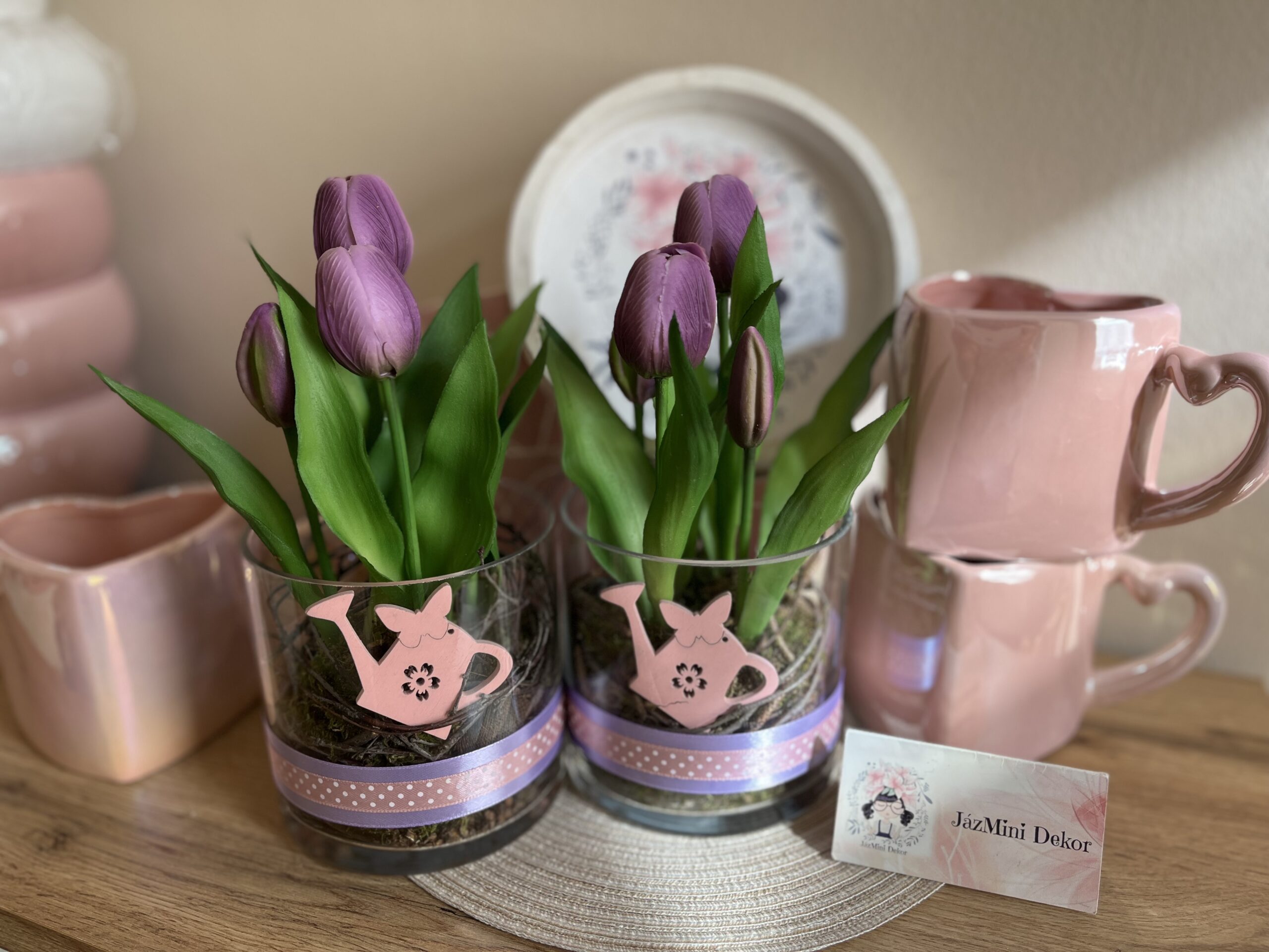 Élethű tulipán üveg hengerben-lila